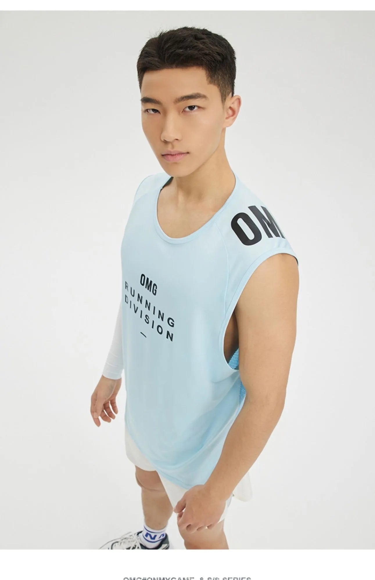 Men's black mesh ice silk sports vest with loose fit and straight hem design