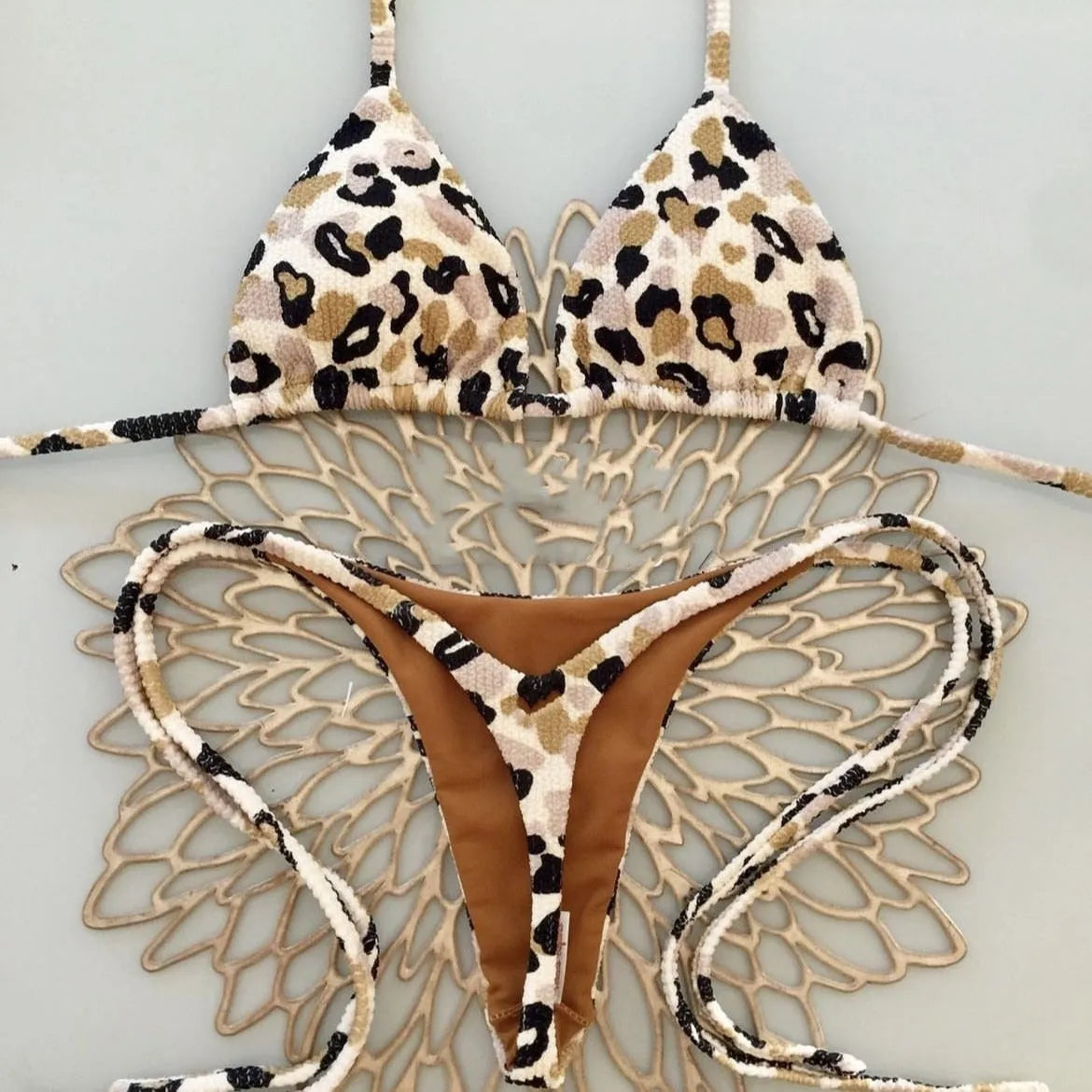 Women's printed bikini swimsuit with nylon fabric and cotton lining in available colours