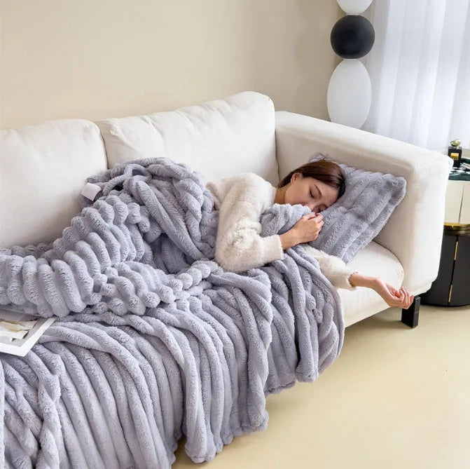 Soft Wind bubble velvet double-sided thickening faux rabbit fur blanket in a solid colour