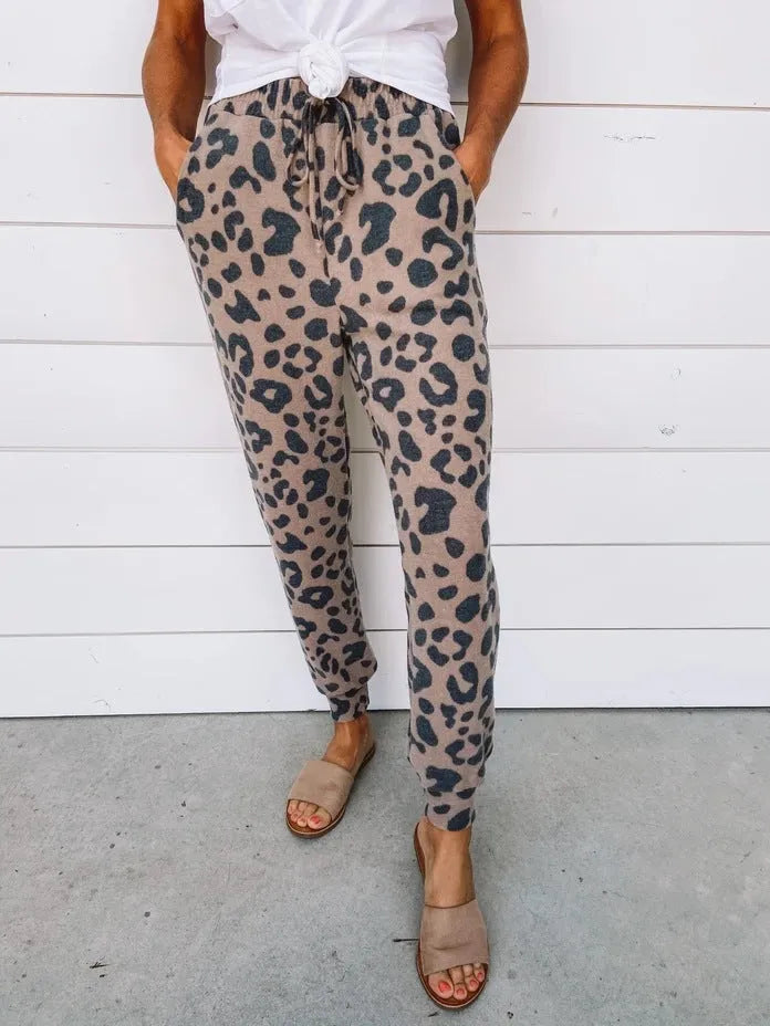 Women's casual pencil leggings with leopard print colour block pattern, mid-rise, polyester