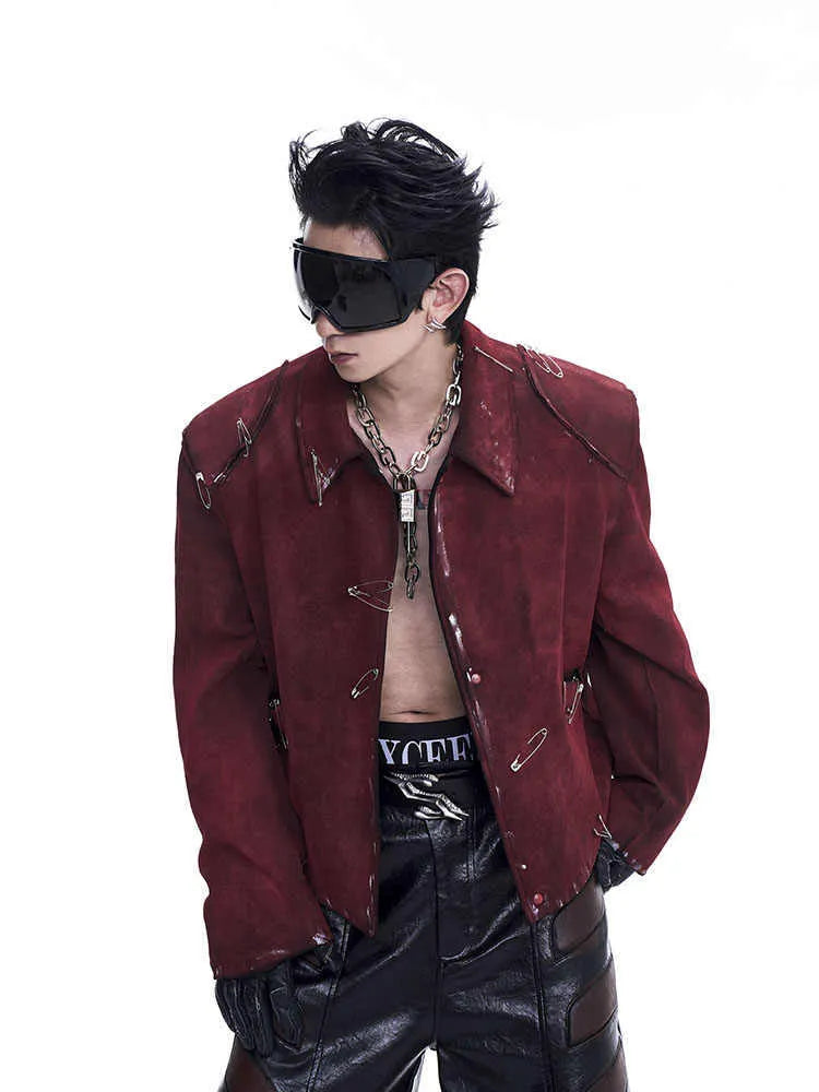 Men's red thick quilted jacket with decorative pin flocking and lapel collar in loose fit style