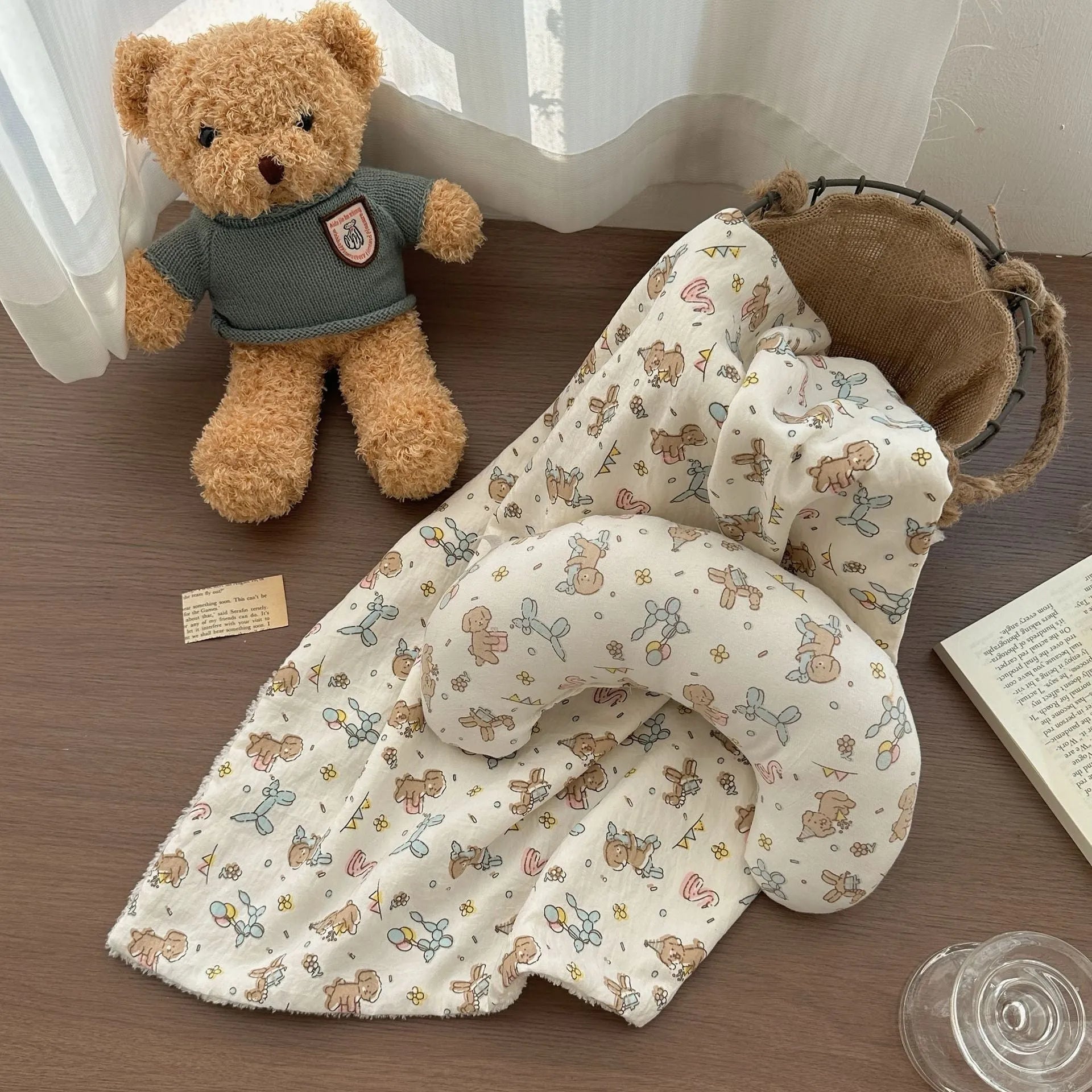 Skin-friendly cloth cat bed in 30x20 pillow size for cage