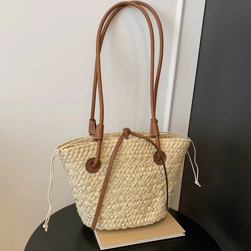 Large capacity woven shoulder bag in European American retro style with dual carrying options