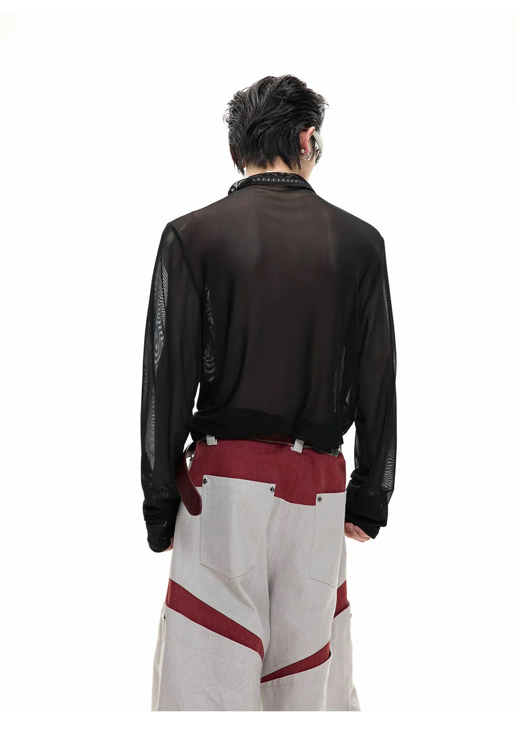 Niche mesh slim long sleeve bottoming shirt in black or white on a size chart