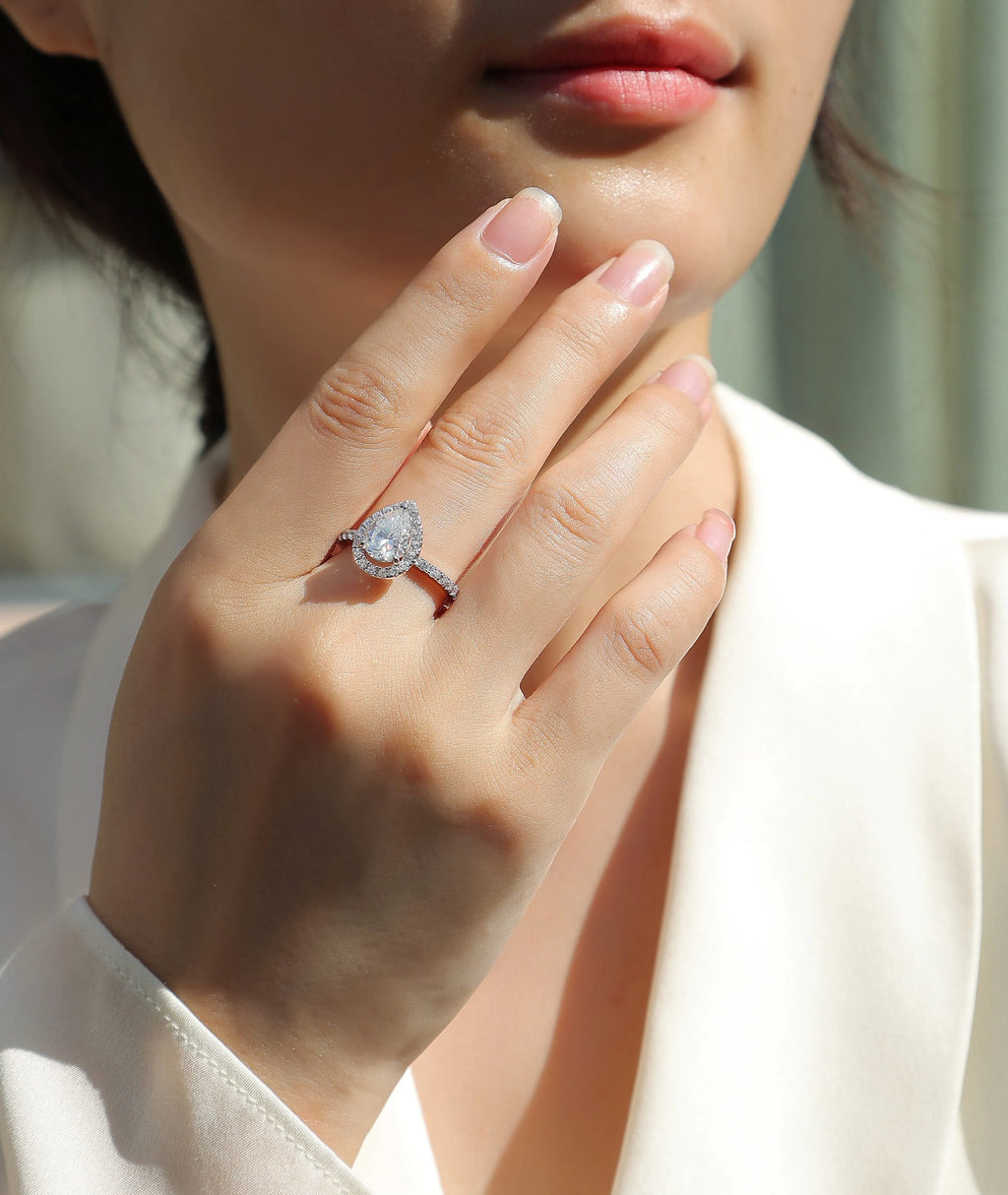 Moissanite wedding ring set, pear-shaped 7x9mm stone, S925 silver with platinum plating, sizes 5-9