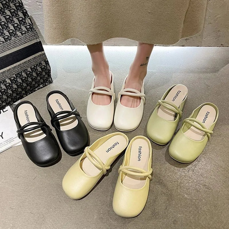 Women's baotou summer sandals with plastic upper in black, beige or green with flip-flop styling
