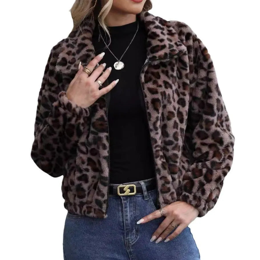 Women's loose long-sleeve leopard print coat with a zip front and raglan sleeves.