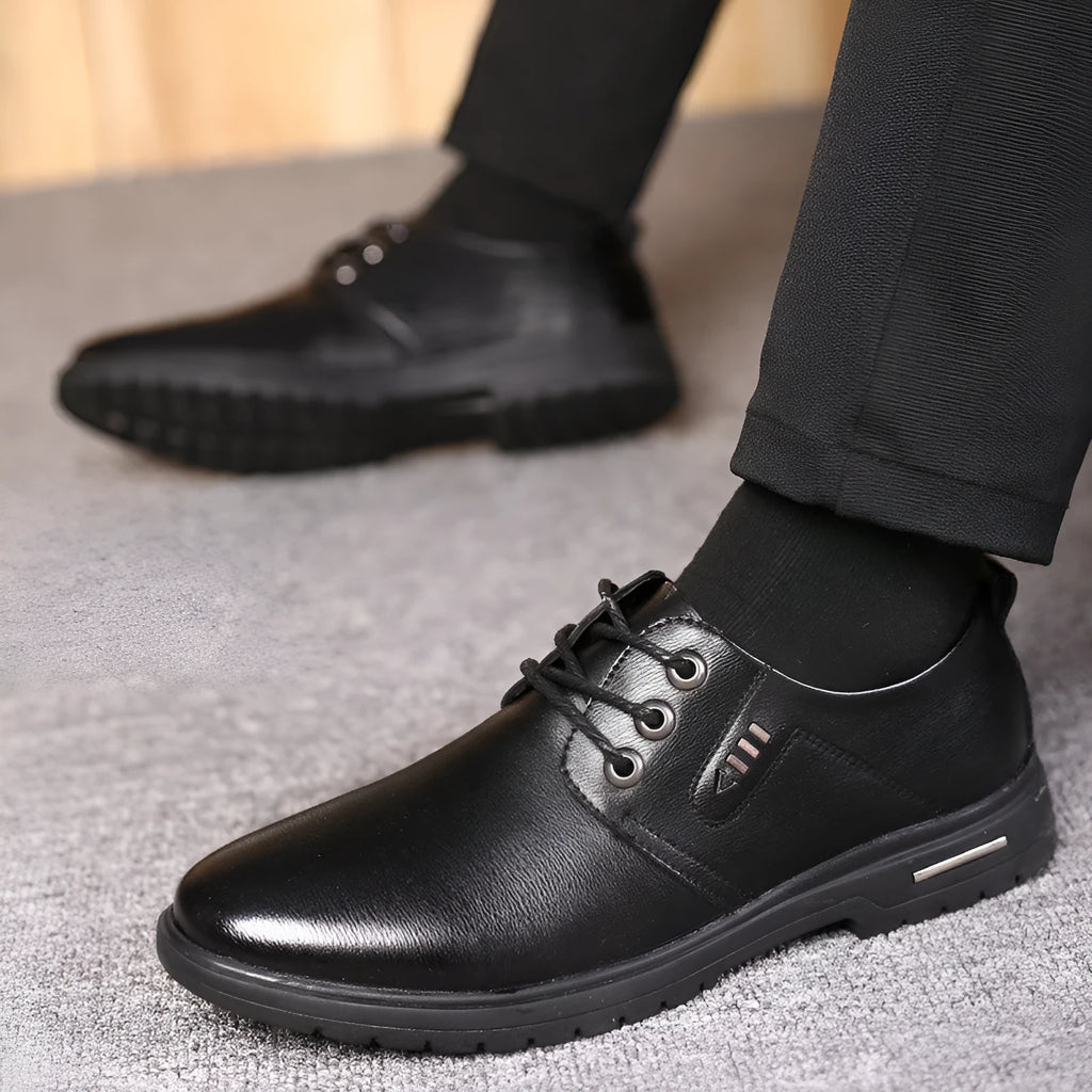 Men's casual leather shoes with cowhide upper, rubber sole, black colour, stitching details