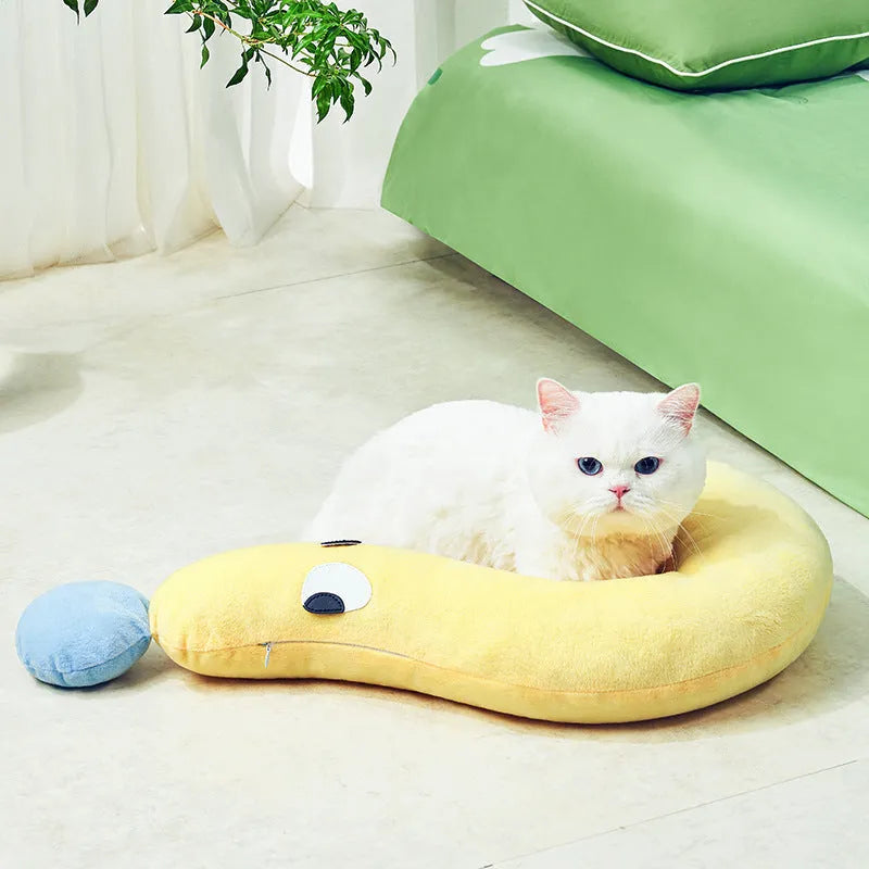 Blue rectangular pet pillow for cat or dog, dimensions 62 by 39 centimetres.
