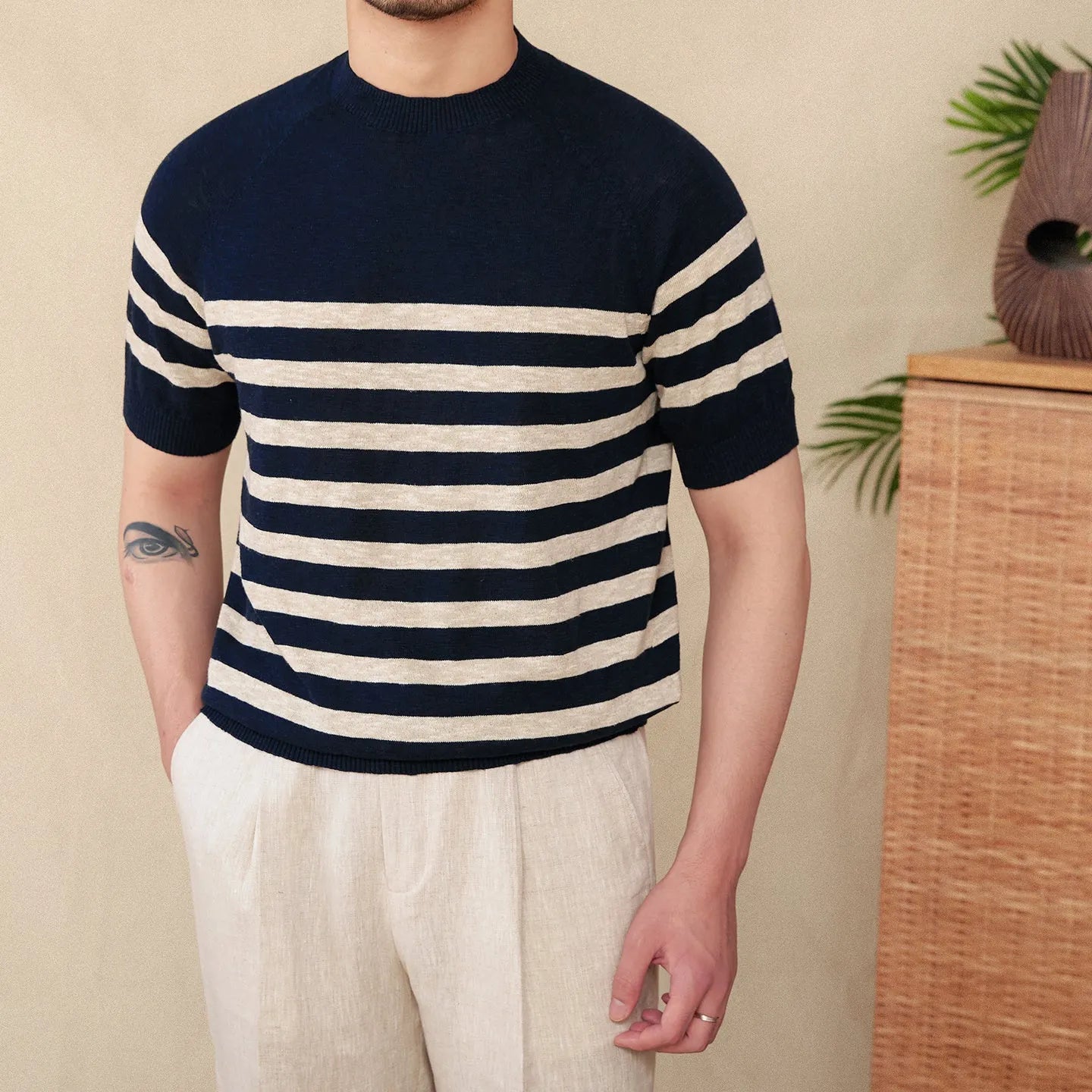 Men's striped linen cotton blend short sleeve t-shirt in round neck design