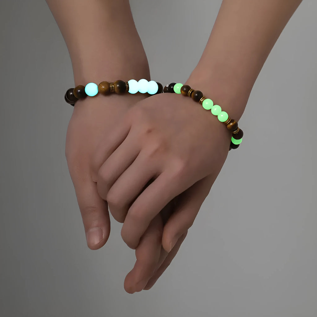 Amber y552 geometric pattern couple bracelets with luminous feature and adjustable fastening