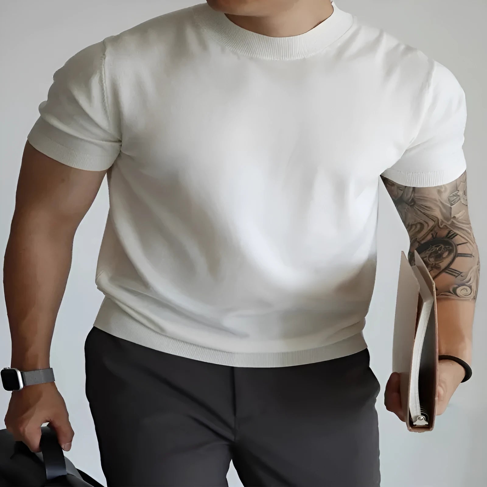 Men's slim-fit solid colour t-shirt in polyester knitwear, shown in various colours.