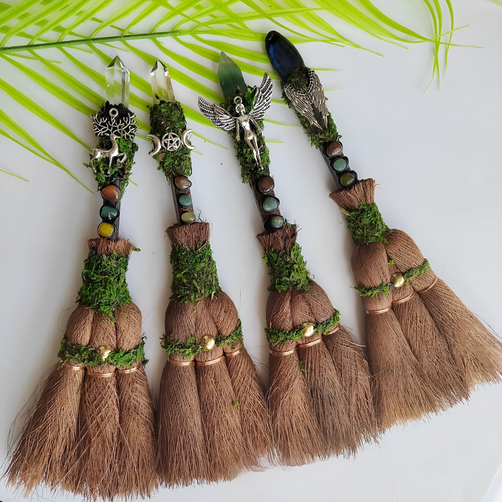 Natural chalcedony crystal single pointed column broom in white crystal colour handmade decorative prop