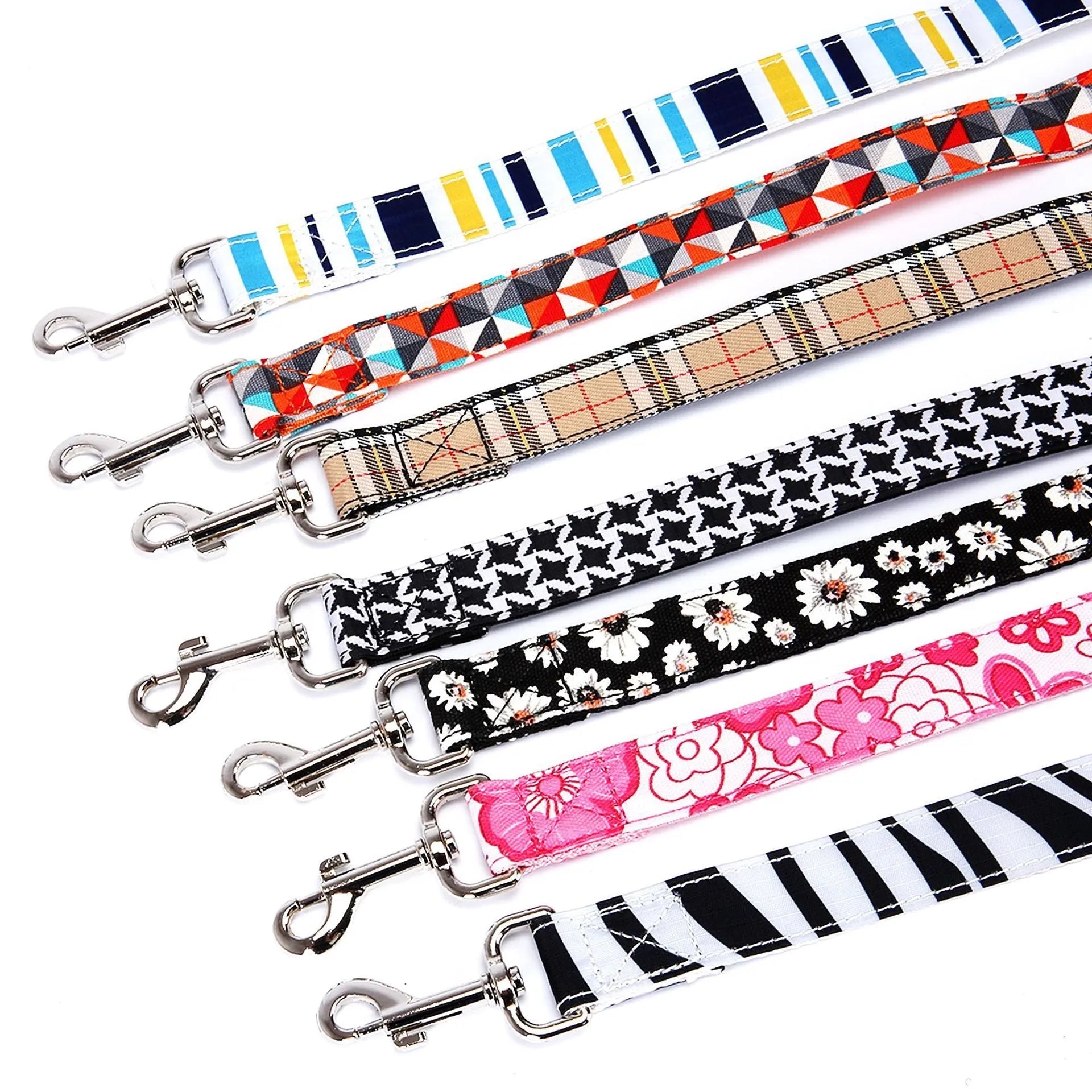 Black Christmas plaid stripe pet traction rope measuring 120cm length