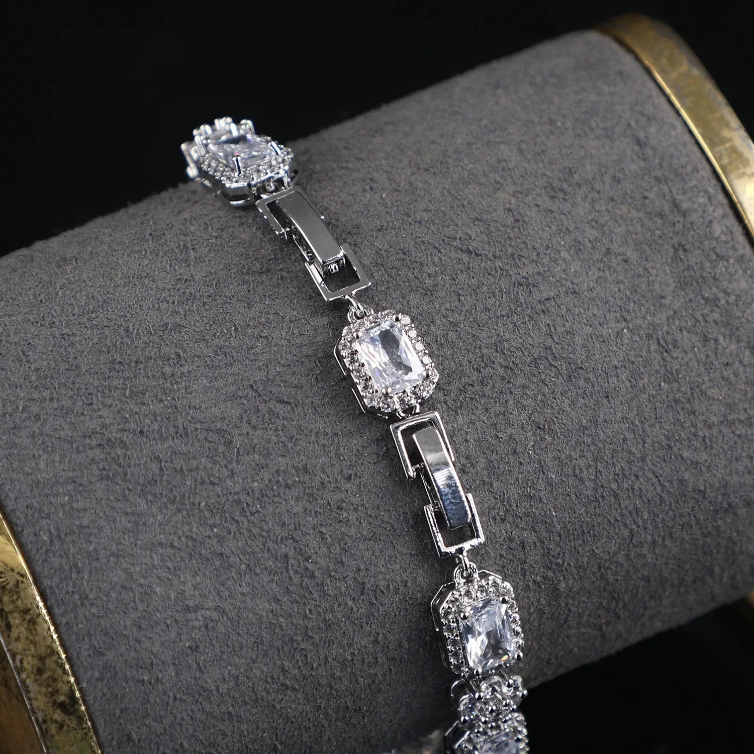 Copper real white gold full zircon claw chain bracelet in silver with flower and geometric quadrilateral design