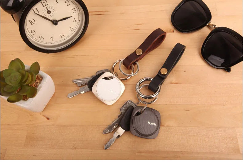 Bluetooth tracker key finder 40x40x7.9mm aluminium alloy polycarbonate shell 10g in black or champagne