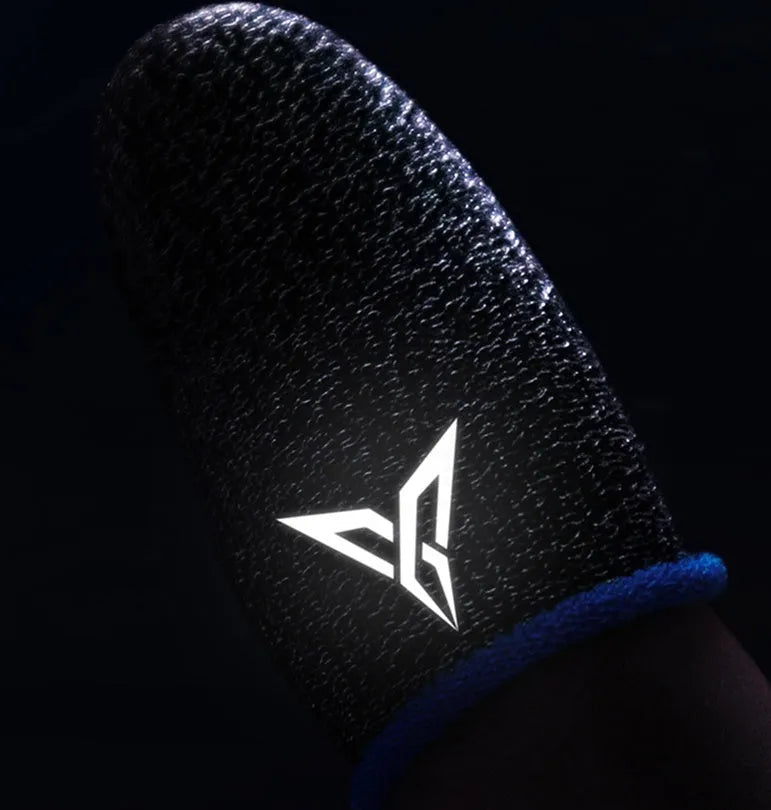 Green thumb sleeve for gaming with silver fibre construction and a reflective 3M logo.