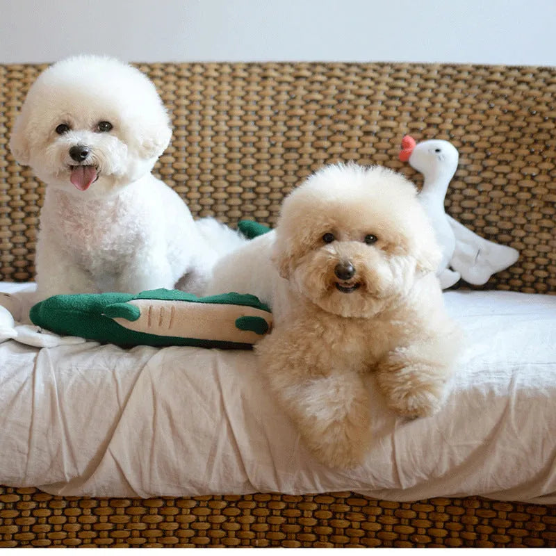 Green plush toy dog measuring 35 cm, a lightweight interactive pet toy for children.