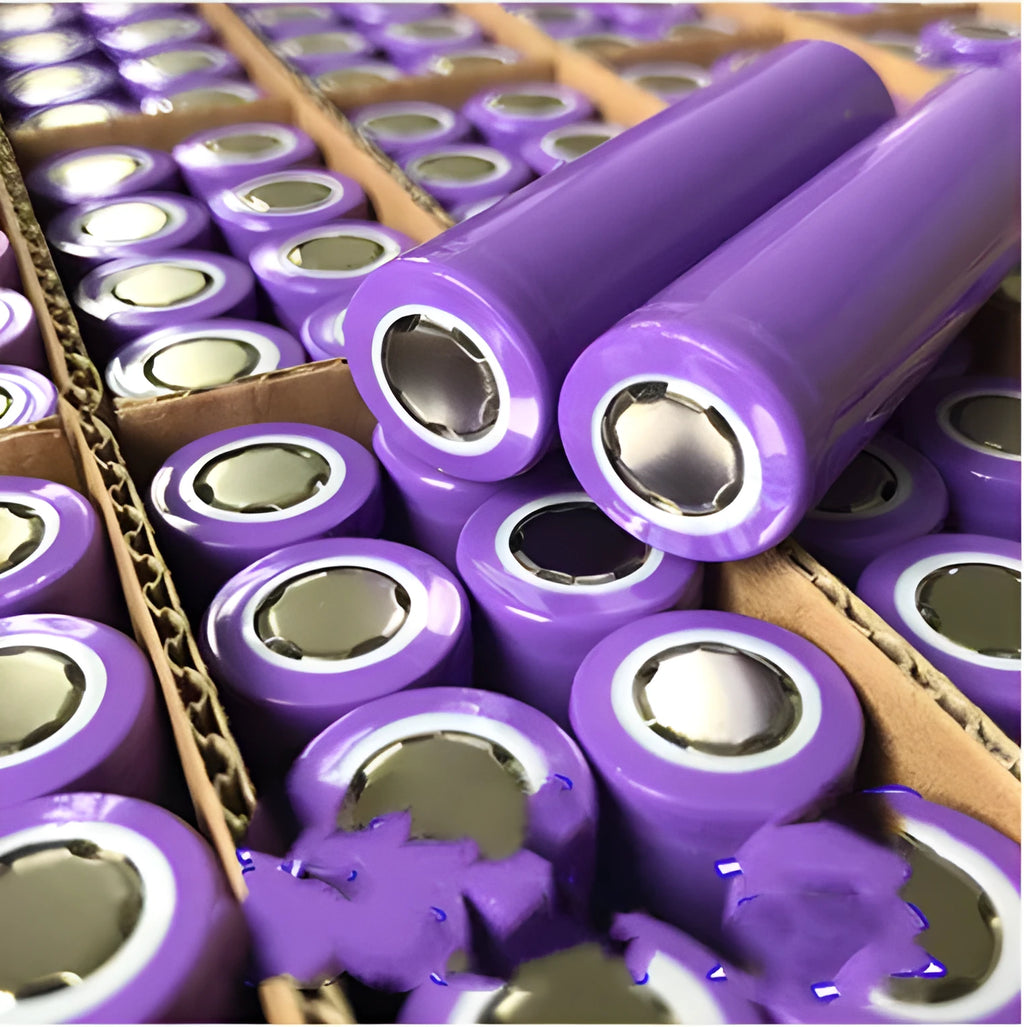 3.7V 2600mAh lithium battery cell with safety protections for electronics projects