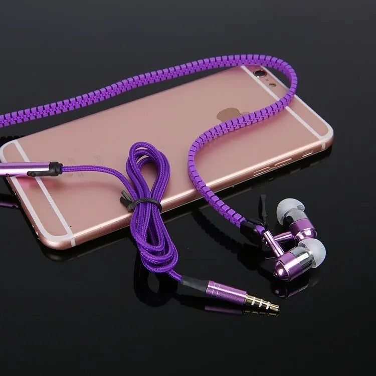 Wired in-ear earphones with 3.5mm audio jack and microphone in black colour