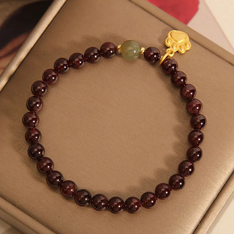 Cat's paw garnet crystal bracelet for women with adjustable design and original jewellery styling