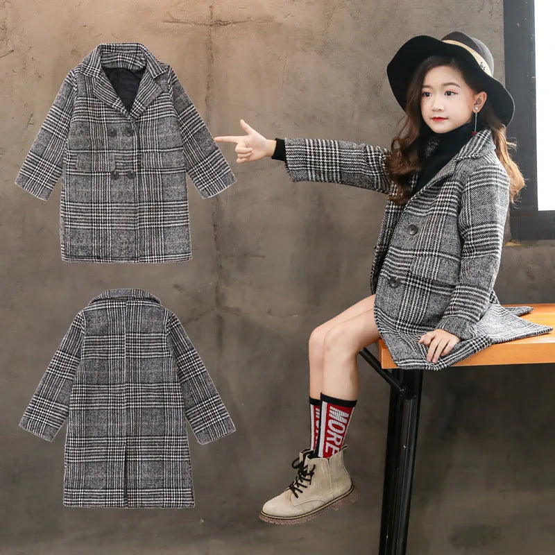 Grey houndstooth pattern coat with suit collar and long sleeves for girls.