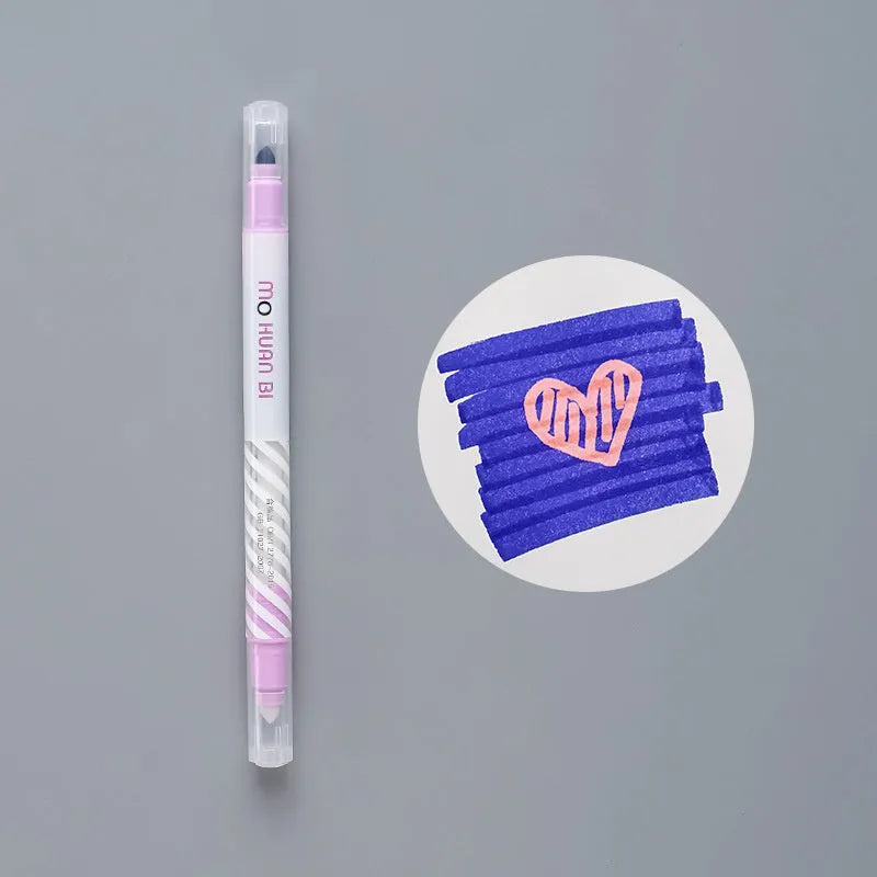 Colour-changing highlighter pen in dark blue, 14.5cm long with plastic body.