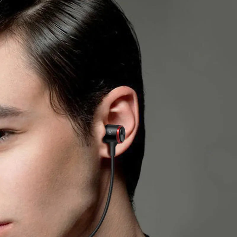 Metal in-ear wired headset with 10mm driver, 120cm cable, black or white colour option
