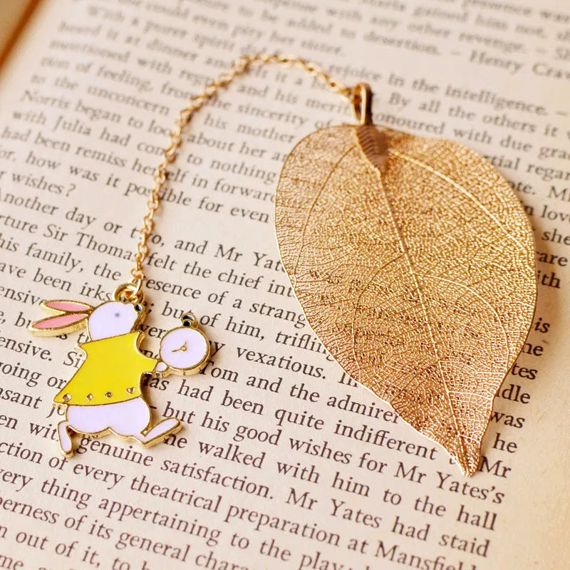 KC alloy leaf-shaped bookmark with Alice, rabbit, or clock charm designs