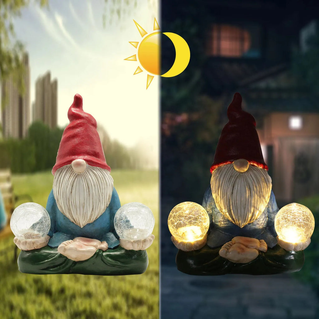 Solar LED resin dwarf garden ornament with faceless old man design measuring 27x20cm