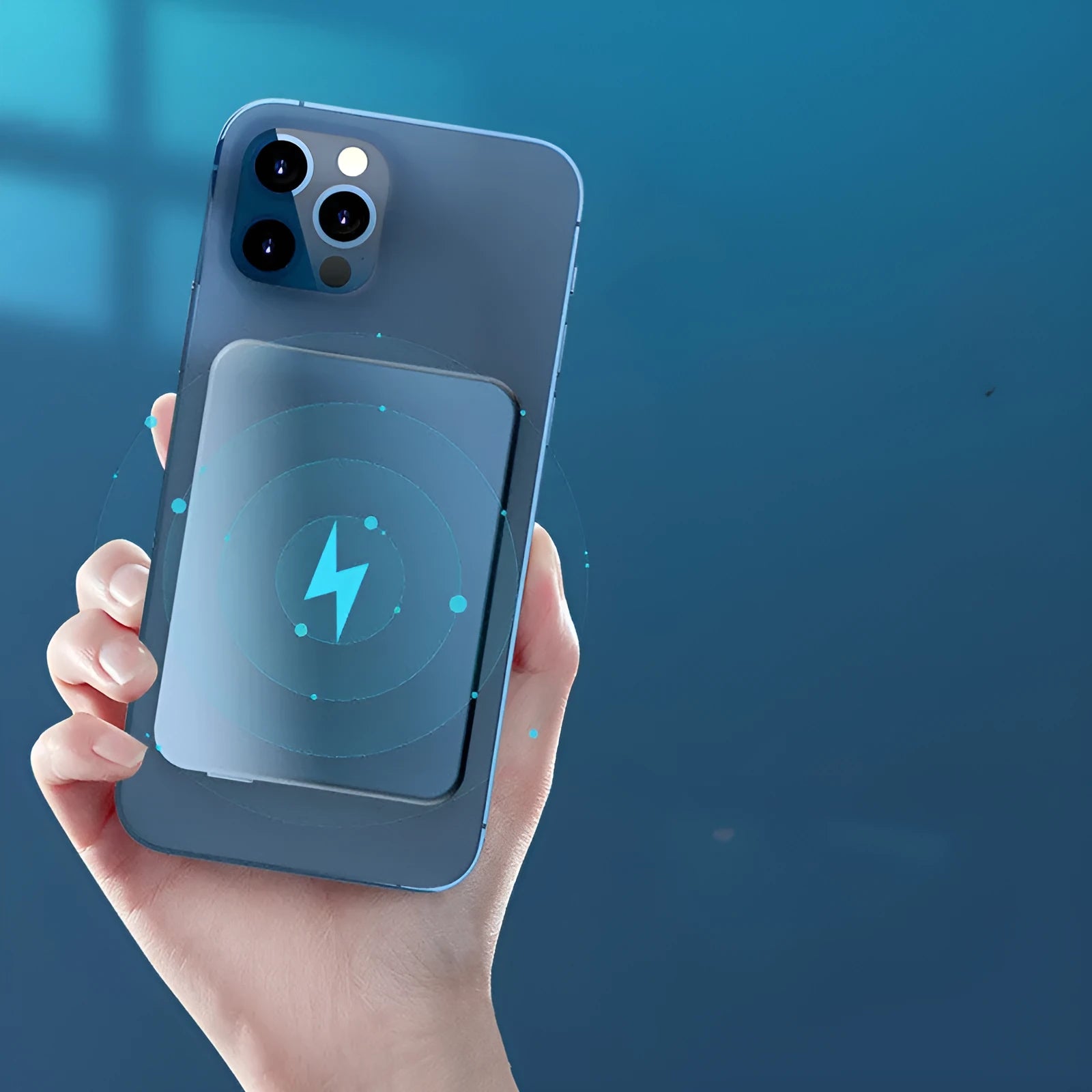 Silver aluminium wireless magnetic charging power bank with USB-C port.