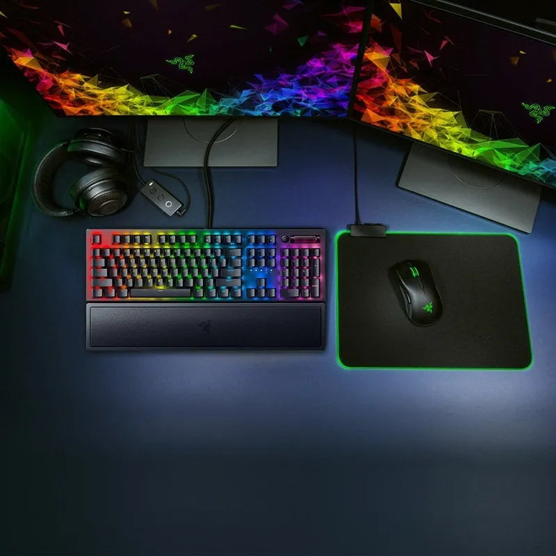 Razer Black Widow V3 black mechanical keyboard with 104 keys, wired USB cable, and backlight