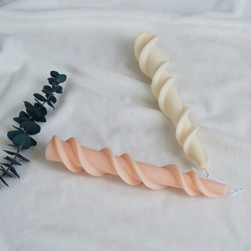 Screw wax silicone candle mould with rotating lace pattern for tapered candle making