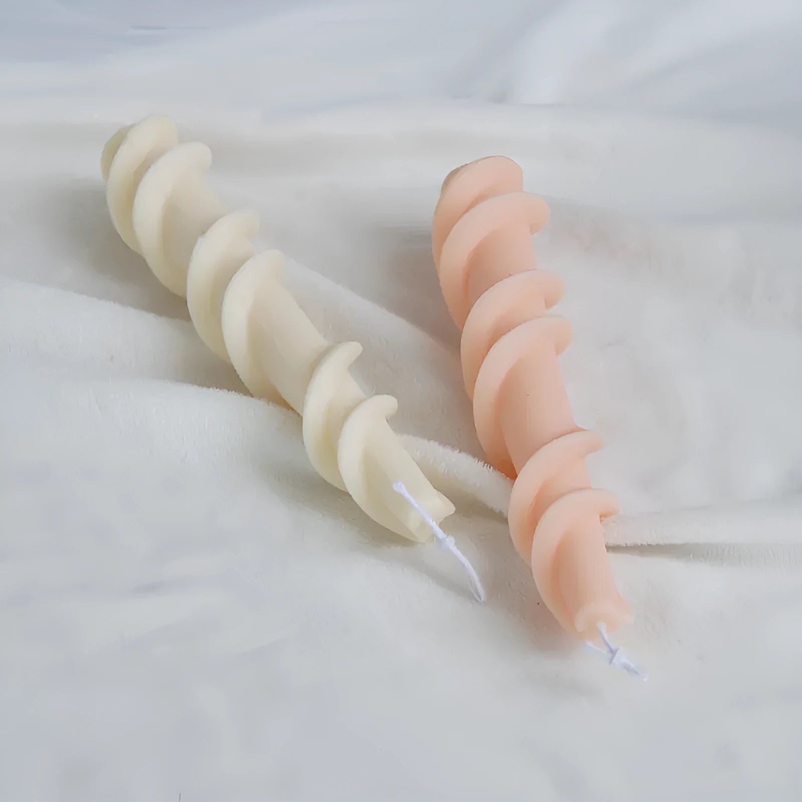 Screw wax silicone candle mould with rotating lace pattern for tapered candle making