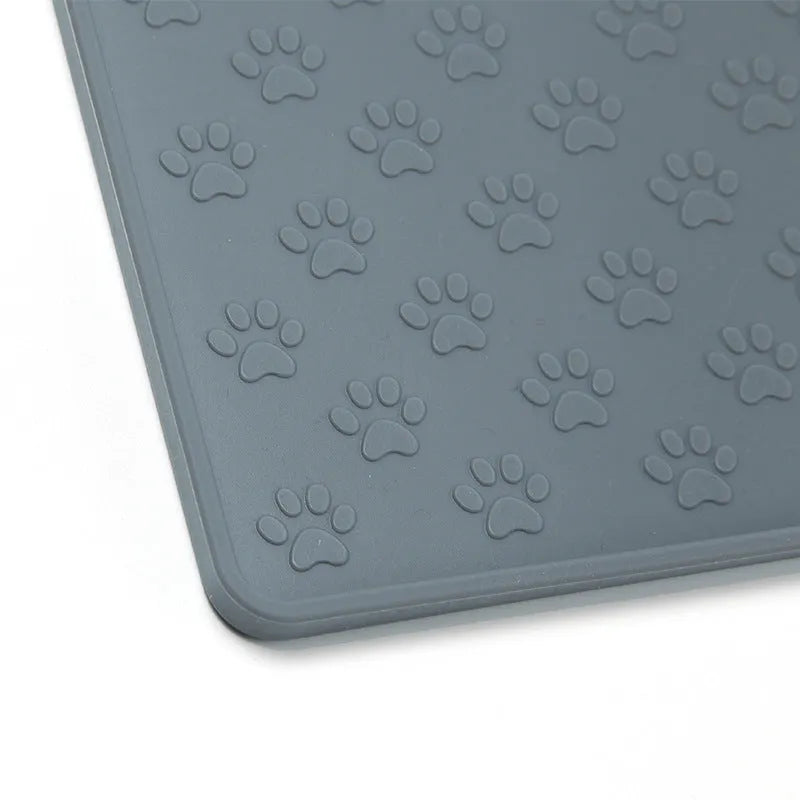 Nakabayashi Spot Pet Mat waterproof silicone square pet placemat, small 48x30cm, easy clean surface
