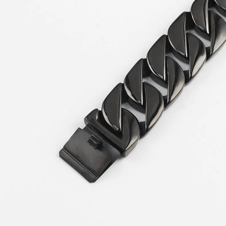 Stainless steel casting dog chain collar for large dogs on a surface, polished finish