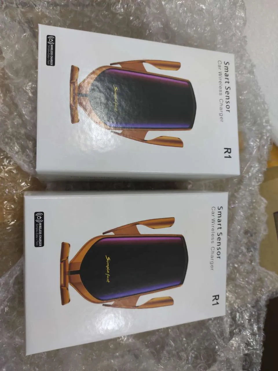 Magic Clip R1 automatic car phone holder wireless charger in gold or silver colour