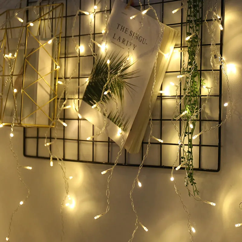 96 warm white LED starry icicle light string 4 metres long with 8-function controller