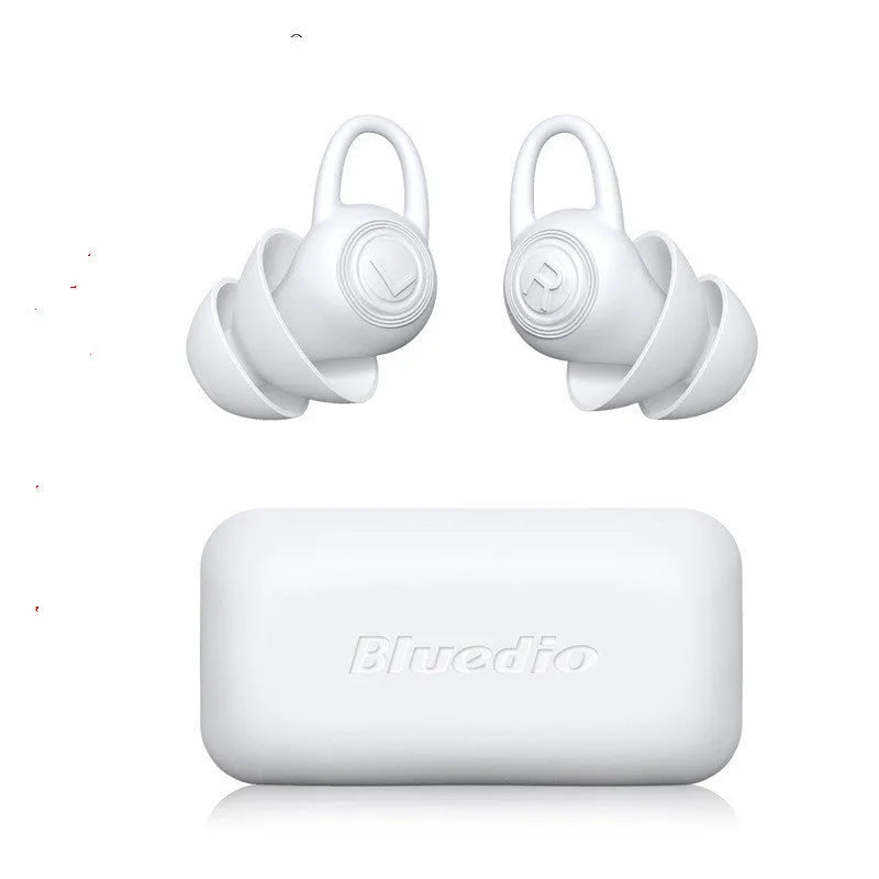 White soft silicone ear plugs for noise reduction with individual packaging
