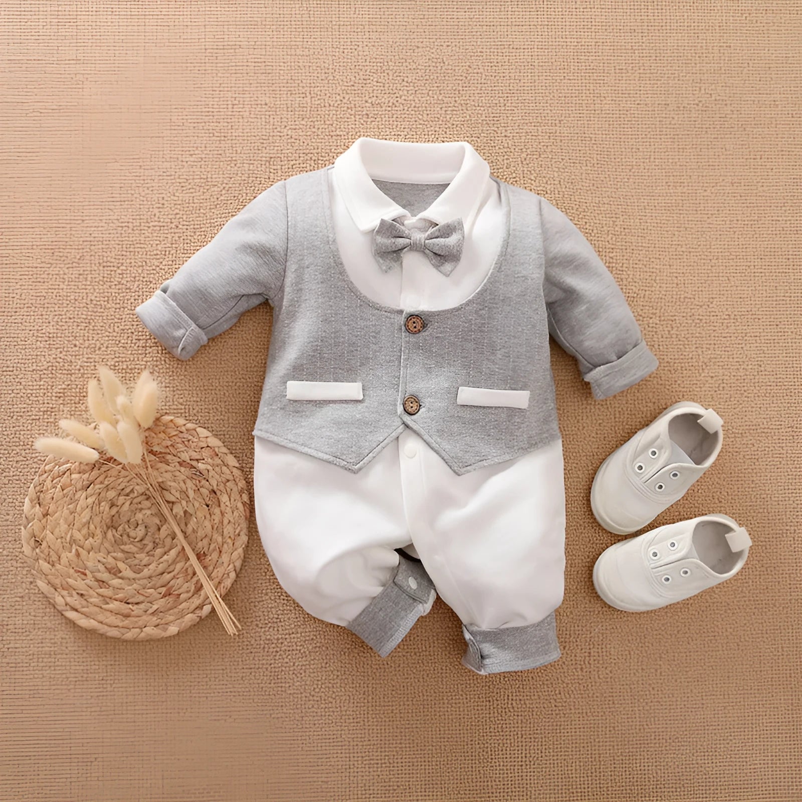 Baby boy's gentleman style long-sleeved cotton romper in one-piece design showing size options from 59cm to 90cm