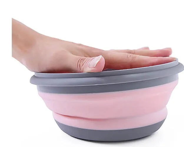 Folding pet bowl in red PP and TPR material open and ready for use, 19x15x12cm size with hanging clip