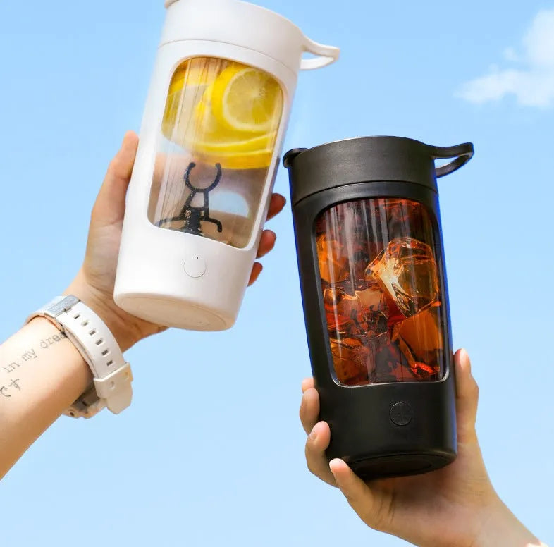 Portable USB blender cup in black, blue, pink or white with 650ml capacity