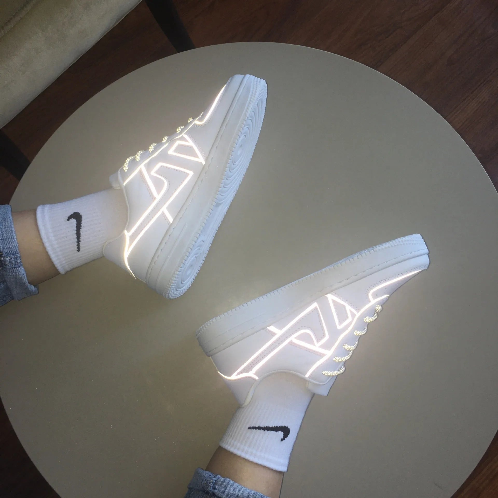 Reflective white sneakers for men women low top lace-up board shoes synthetic leather TPR sole white colour