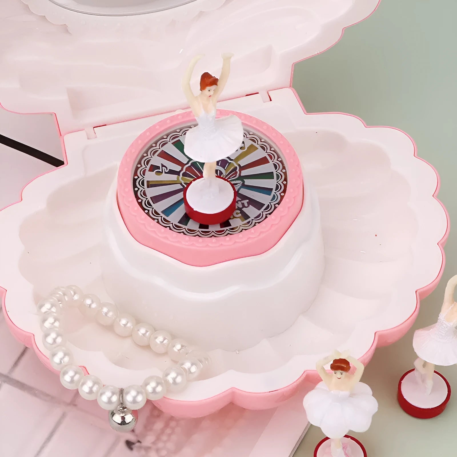 Shell ballet girl music box, plastic, 160x130x155mm, random colour, wind-up mechanism