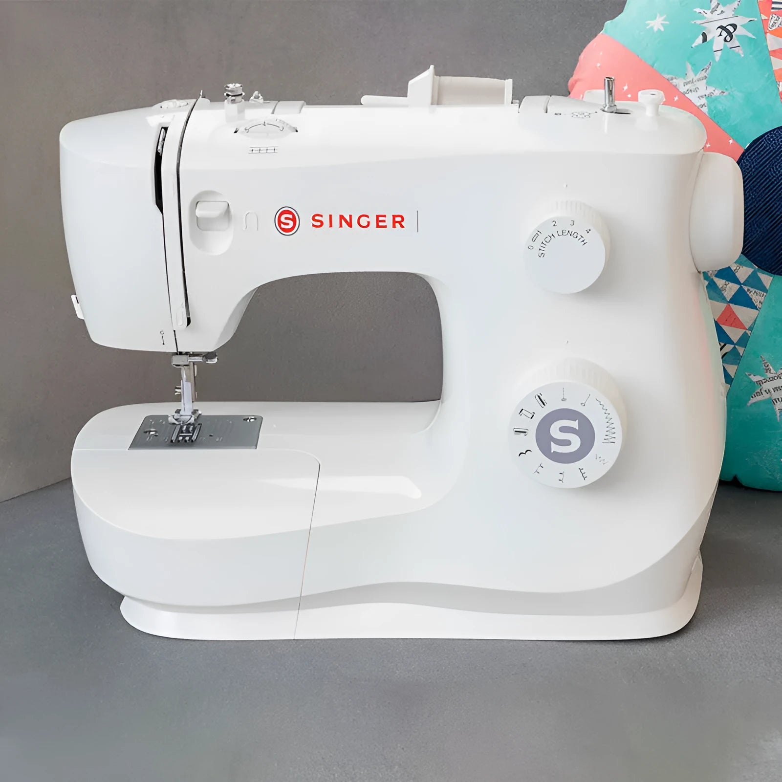 M2405 portable sewing machine compact size 47x39x26cm for home use