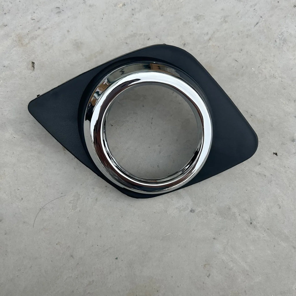 Black Toyota RAV4 front bumper anti-fog light cover for driver or passenger side