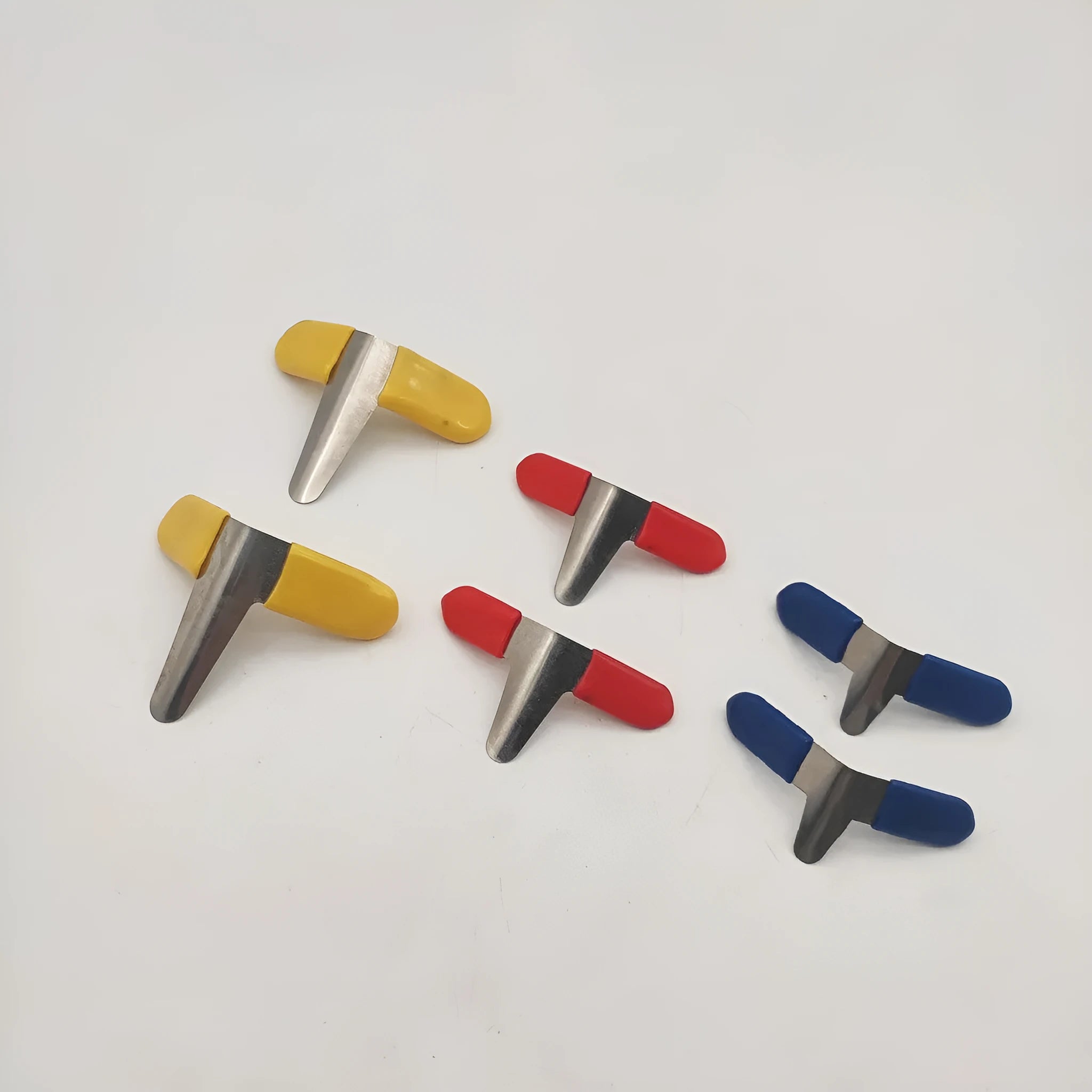 Stainless steel clip lock repair clips multipack in American style for household hardware.