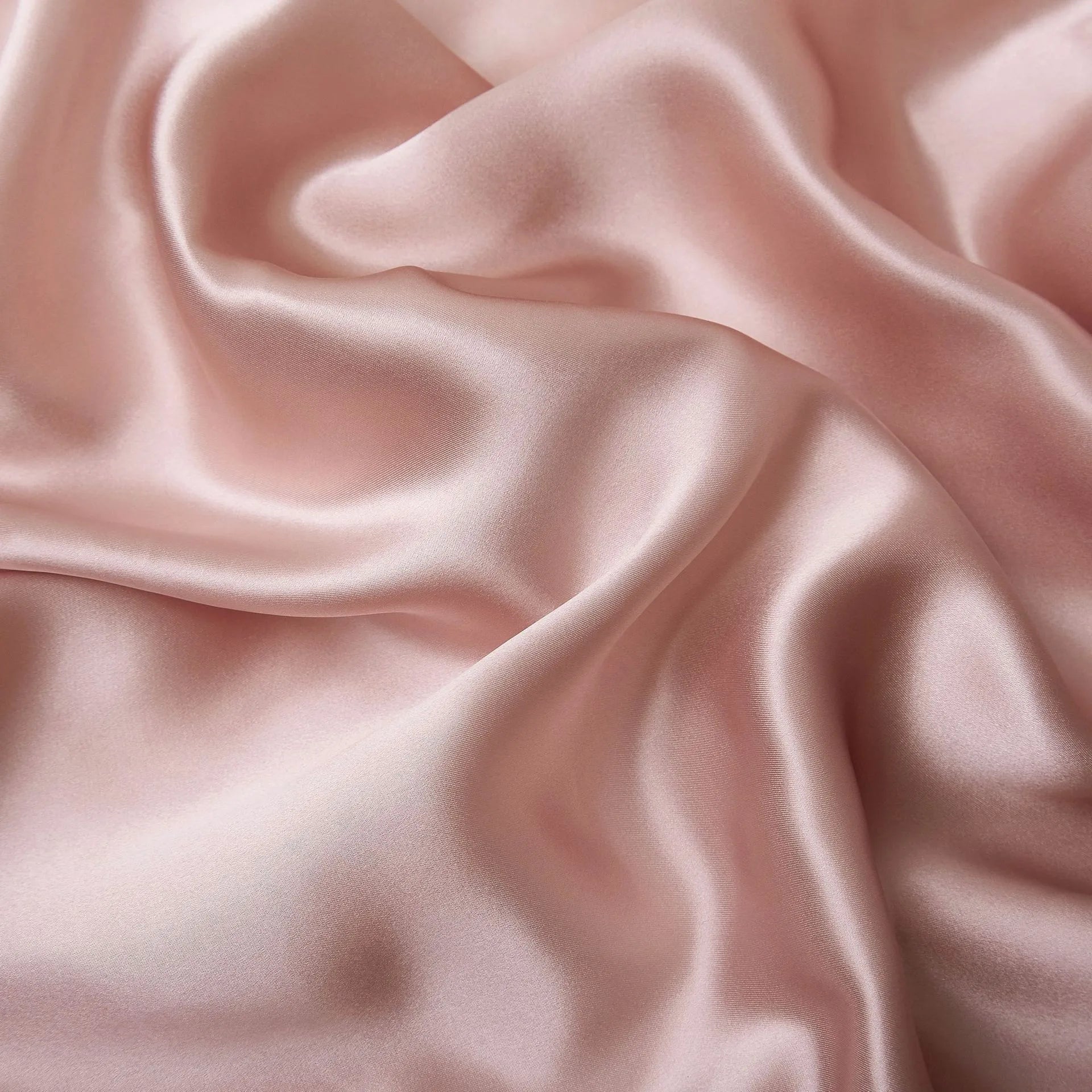 100% mulberry silk pillowcase in palace luxury style, size 48cm by 74cm.