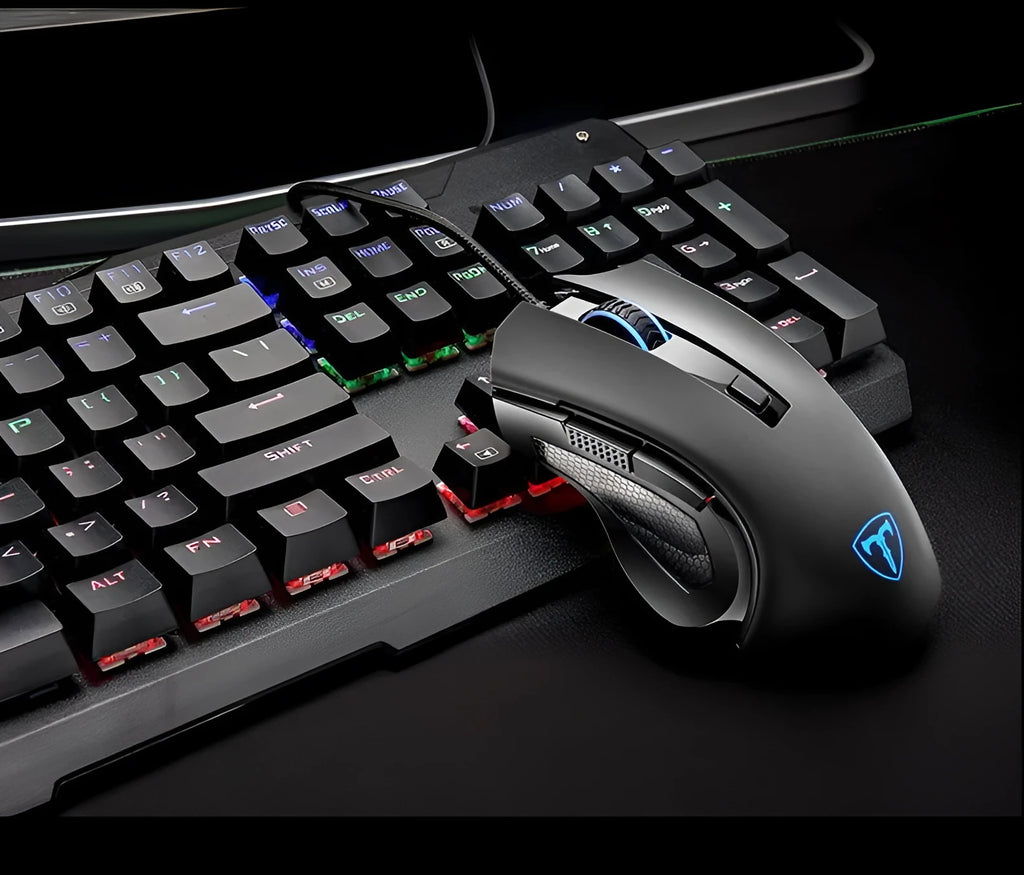Black wired gaming mouse with six buttons, 130x85x45mm, USB cable, on desk