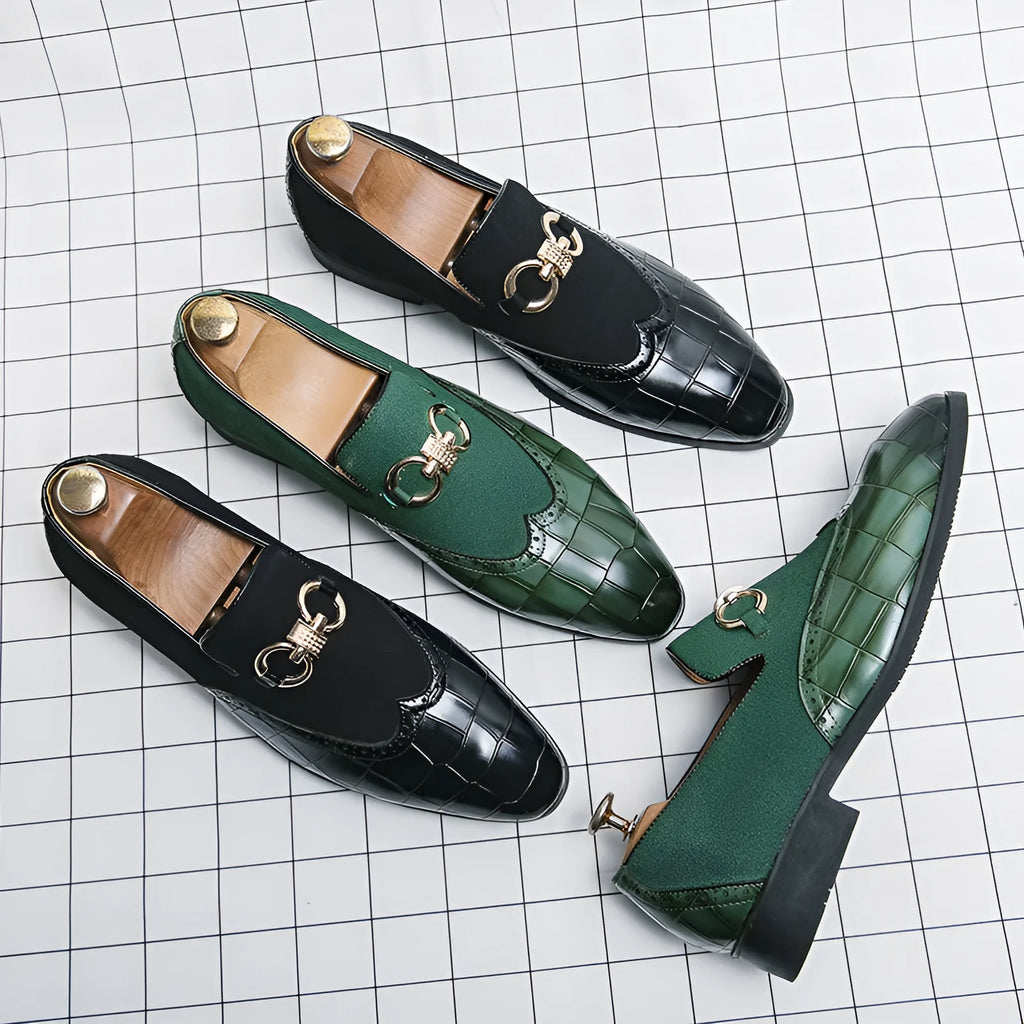 Men's Korean-style business casual shoes with pointed toe design and sewing line detailing